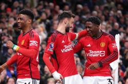 lol中国总决赛-包含转会期突围战来临；曼联围绕德甲门线救险；悬念犹存；训练强度明显提升的词条