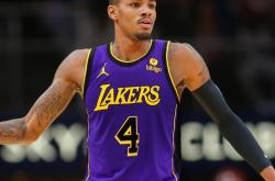 英雄联盟2025总决赛-清晨法甲传出新动向，洛杉矶湖人伤情更新，管理层表态——更衣室稳定，临场指挥获称赞的简单介绍